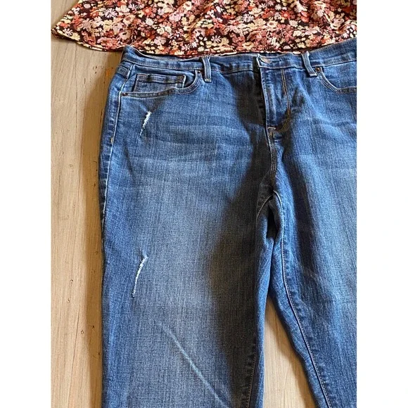 Old Navy Curvy Profile Mid-Rise Jeans Blue Distressed Stretch Denim Womens 12 - Picture 12 of 15